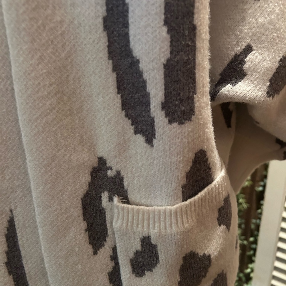 Leopard Print Open Front Cardigan Sweater - Picture 3 of 3